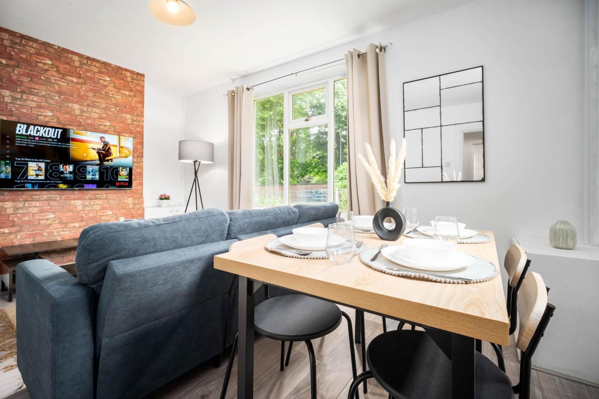 ברמינגהאם Three Bedroom House - Parking & Garden - Netflix - Wifi - Great Location - 215R מראה חיצוני תמונה