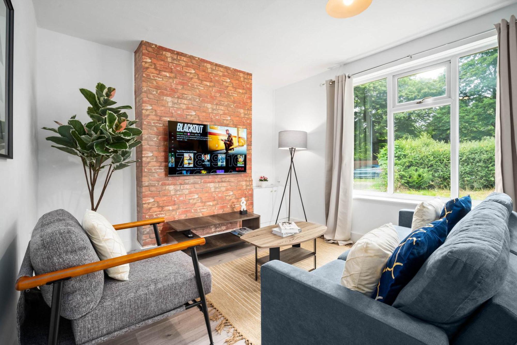 ברמינגהאם Three Bedroom House - Parking & Garden - Netflix - Wifi - Great Location - 215R מראה חיצוני תמונה